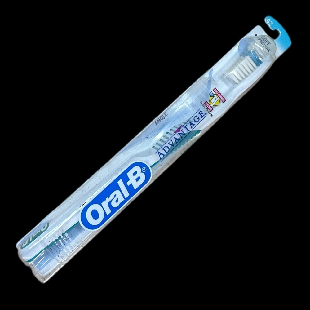 Oral B‎ Toothbrush Advantage Angle 40 SOFT Vintage 1998